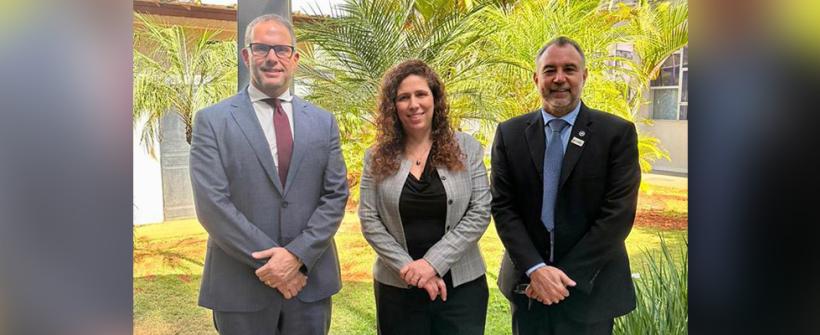O secretário de Estado de Transformação Digital, Mauro Farias, participou, nesta quarta-feira (2), do lançamento da Estratégia Nacional de Governo Digital. Com a presença da ministra da Gestão e da Inovação em Serviços Públicos (MGI), Esther Dweck, o evento, realizado em Brasília, teve objetivo de integrar as ações de governo digital entre todos os entes federados para simplificar o acesso do cidadão aos serviços públicos em todas as esferas de governo. O Rio de Janeiro está em total sinergia com as ações r