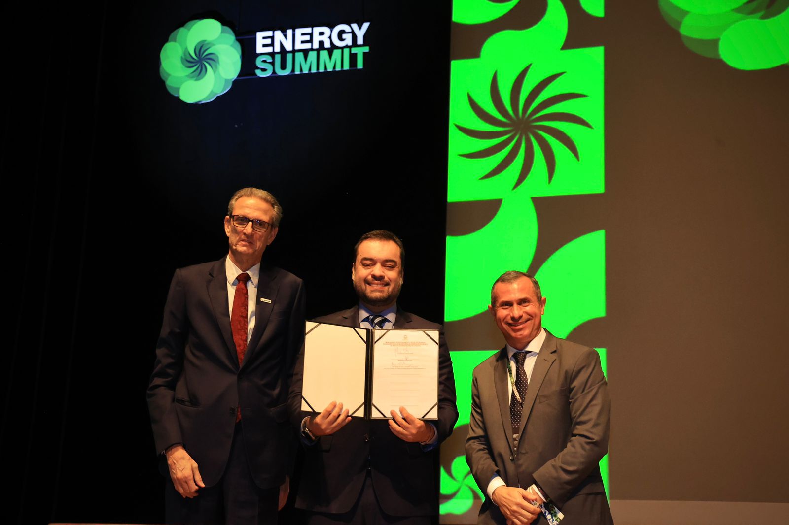 Governador Cláudio Castro propõe Plano de Transição Energética para o Rio de Janeiro