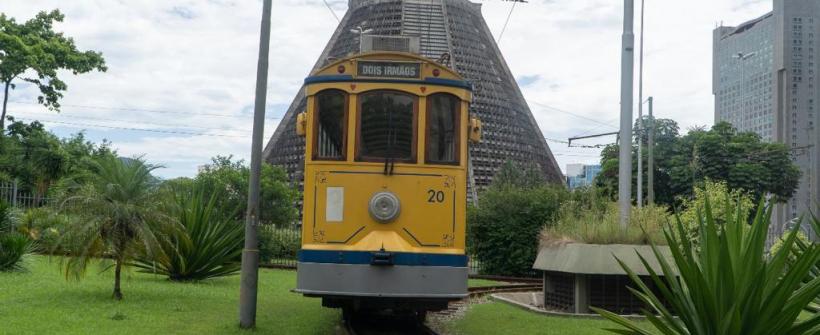 Foto bonde estação Carioca do bonde