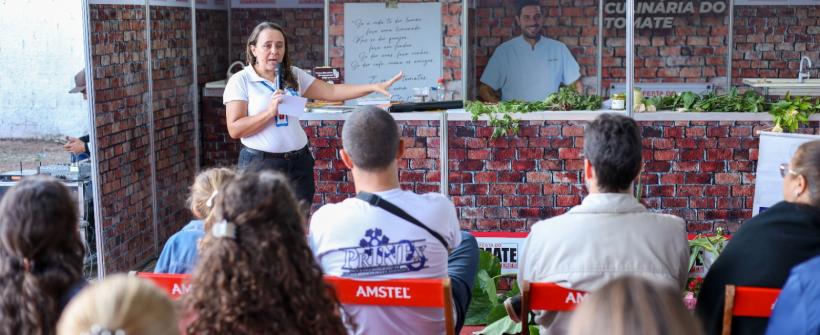 Emater-Rio Promove Oficina de Plantas Alimentícias Não-Convencionais (PANC) na Festa do Tomate de Paty do Alferes