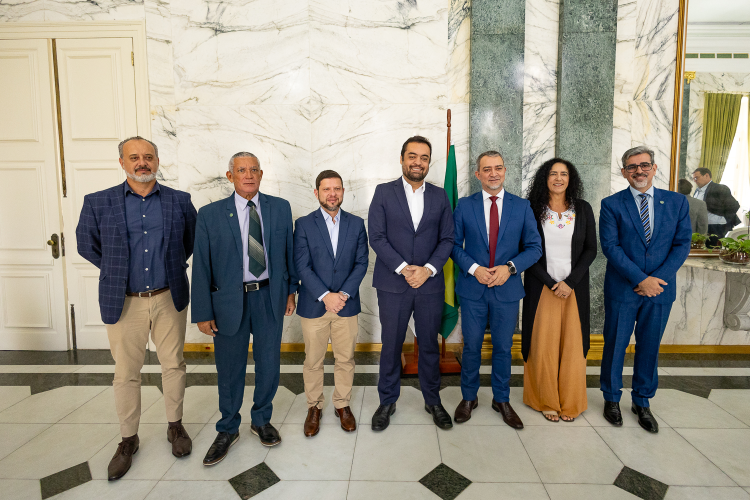 Governo do Estado e CONAB firmam protocolo de intenções para regularizar imóveis, entre eles a Cobal do Humaitá e do Leblon