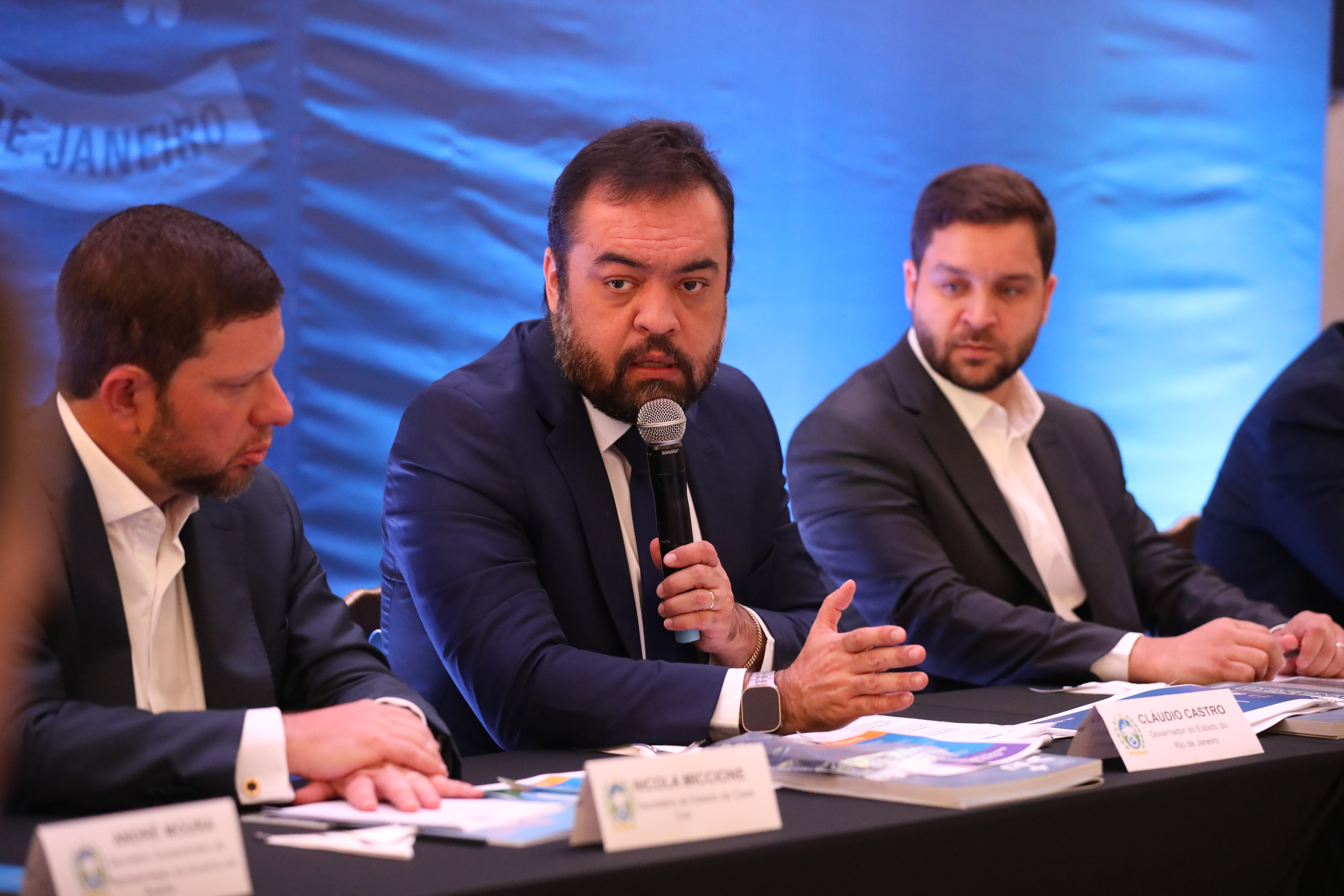 Governador Cláudio Castro reúne secretários de Estado para definir metas para 2024