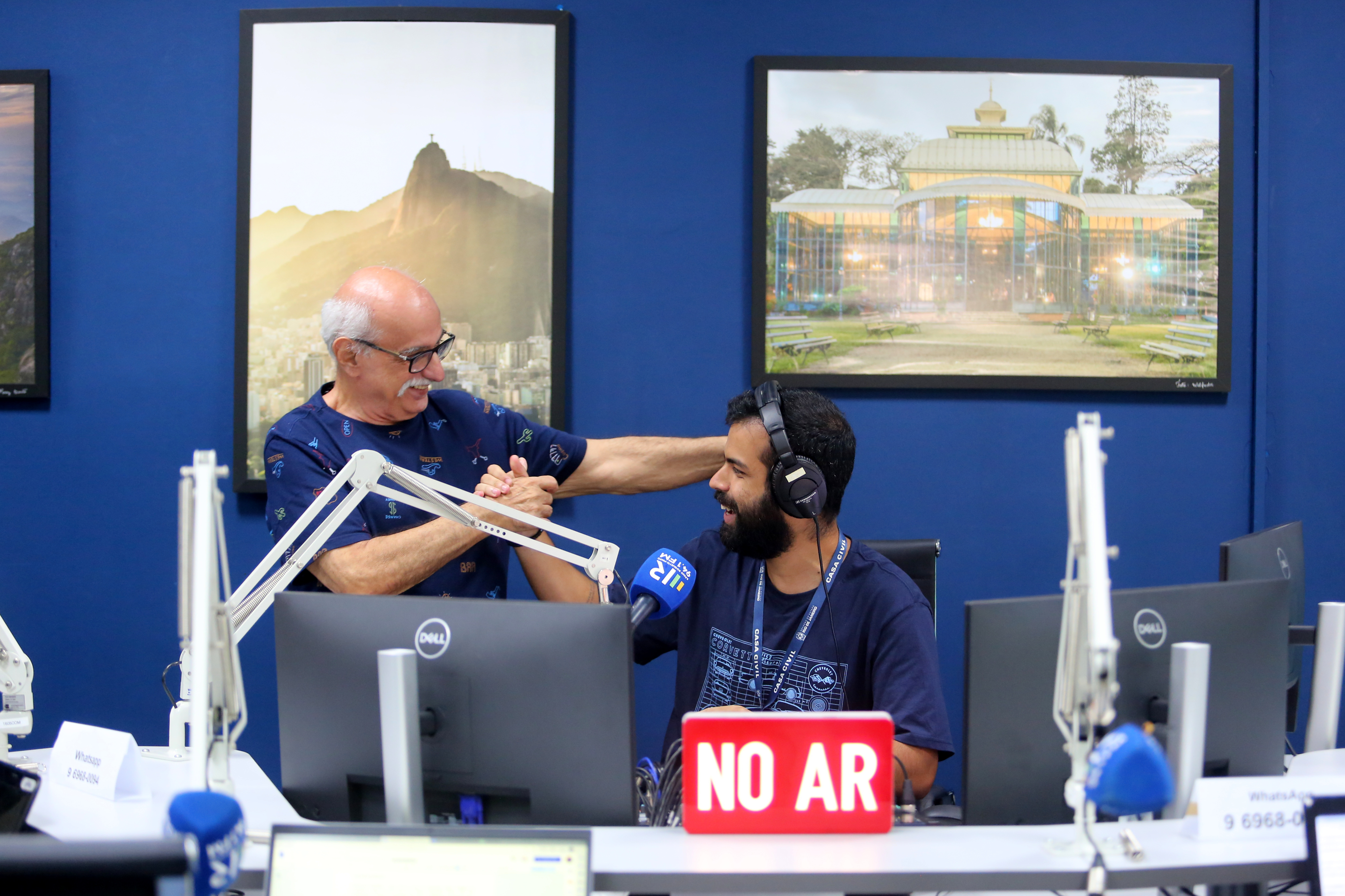 Ícones dos microfones cariocas celebram na Roquette Pinto o Dia Mundial do Rádio