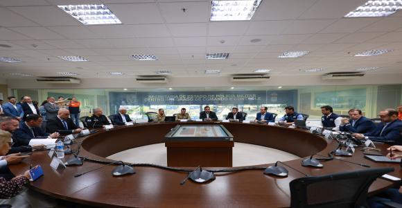 Cláudio Castro cria Força-Tarefa para investigar e punir responsáveis por incêndios criminosos