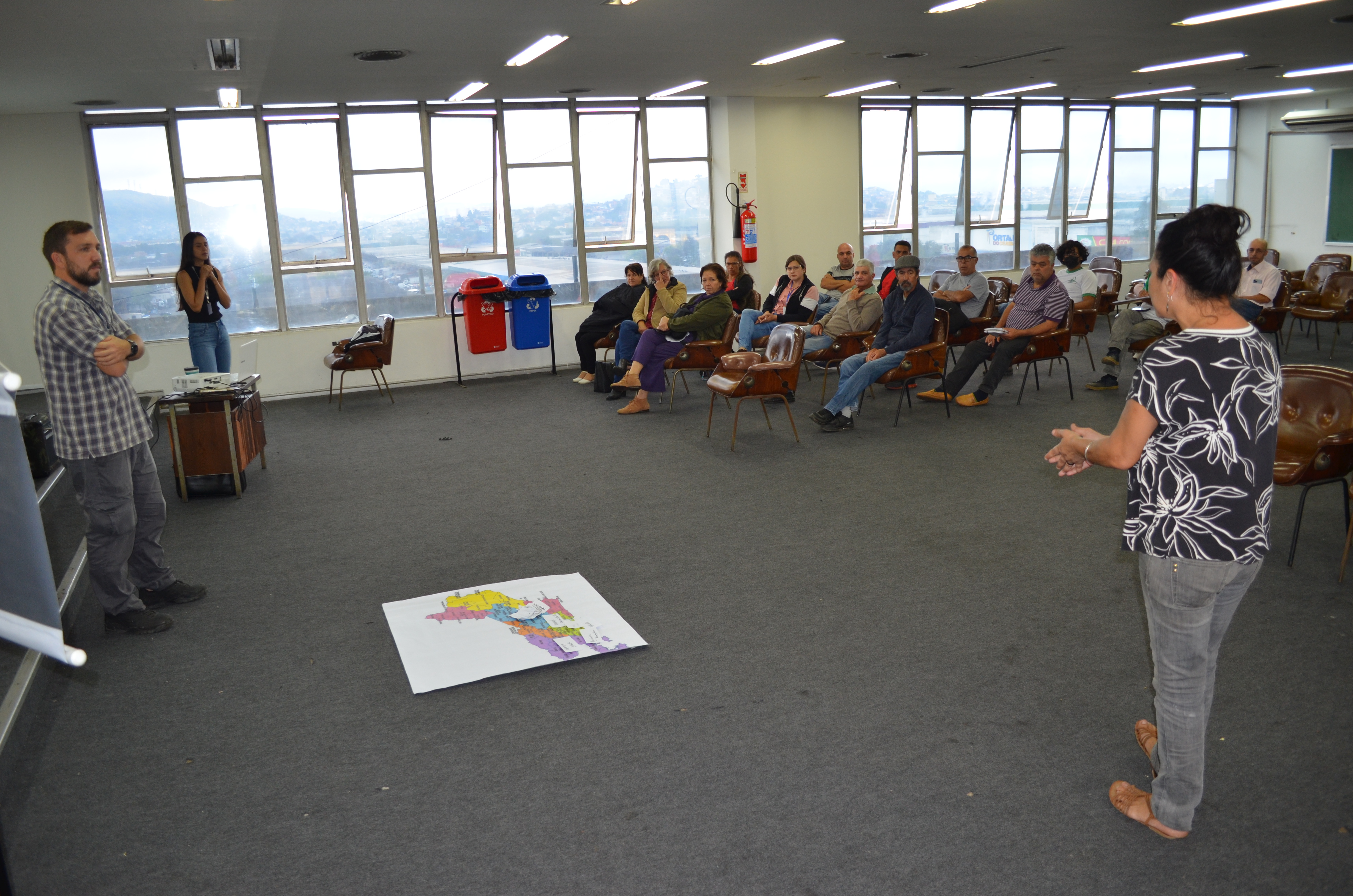Cooperativismo	  O encontro na Ceasa/RJ foi realizado pela Associação Terceira Via (Ater), com apoio da Agência Nacional de Assistência Técnica e Extensão Rural (Anater). Os engenheiros agrônomos Luana Carvalho, Lethicia Grechi e Rayan Cavalcanti, representantes da Ater, coordenaram a reunião.
