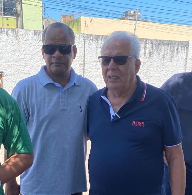 Quintanilha representou a presidente da Ceasa/RJ e  suplente da Abracen na Região Sudeste, Bianca  de Carvalho. À direita está Waldir Lemos,  presidente da Acegri e Brastece