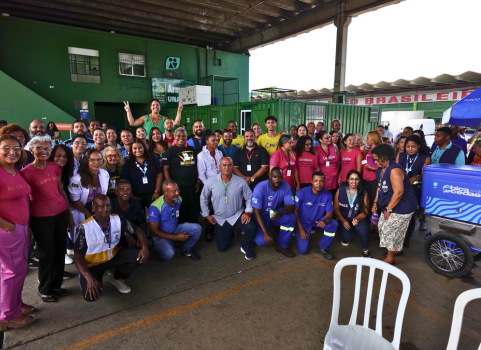 Participantes da primeira ação social de 2025 realizada na Ceasa de Irajá