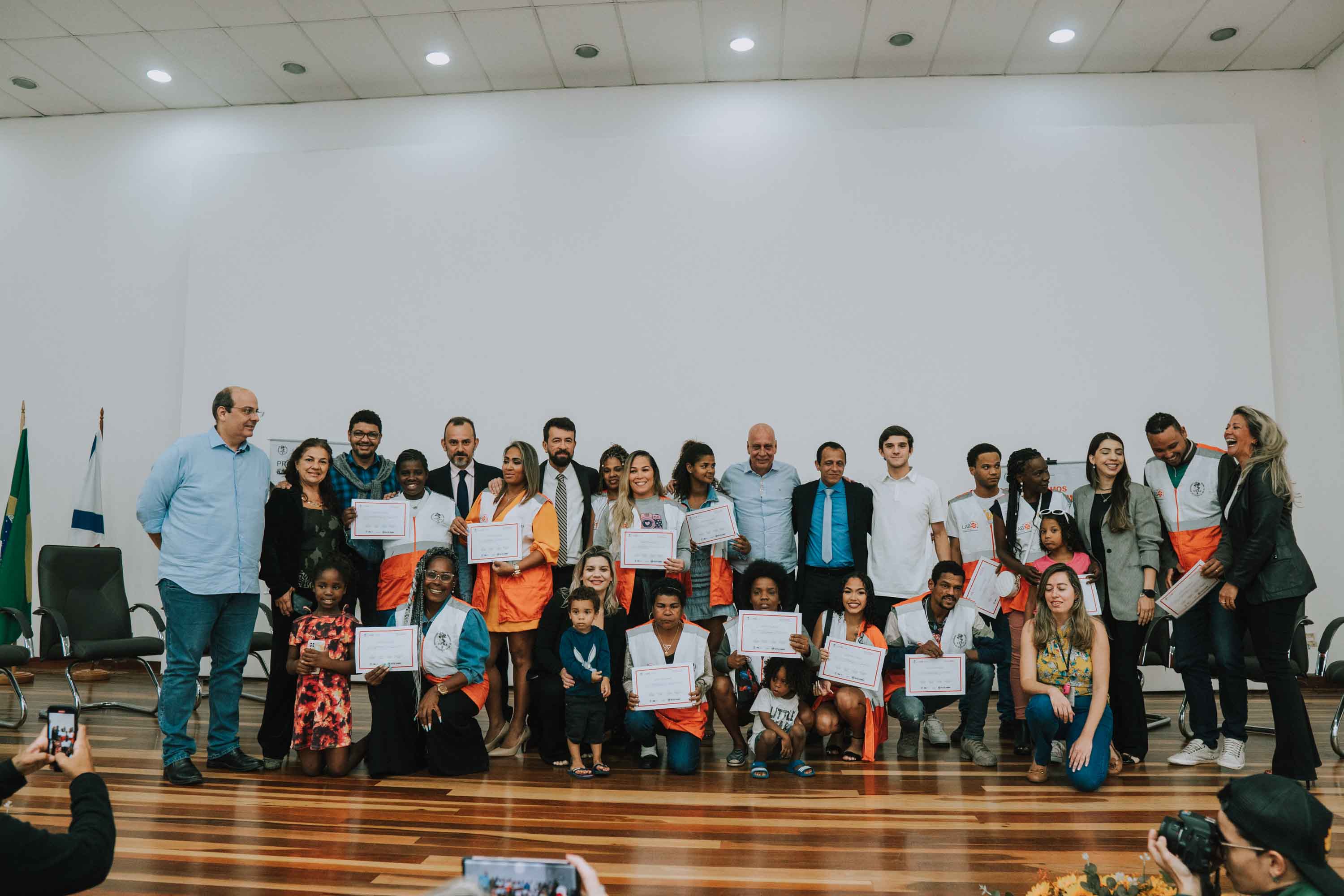 Degase e Seeduc realizam formatura da 2ª turma do Programa Famílias que Somam