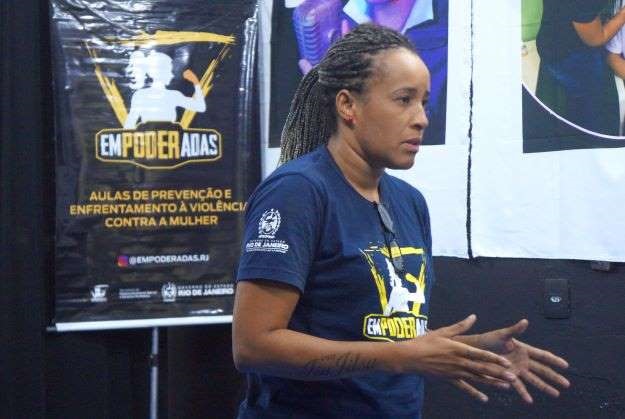 Amanda Becker ministrando workshop Empoderadas