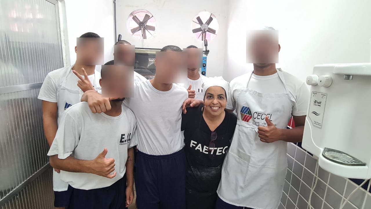 Degase forma jovens em curso de salgadeiro