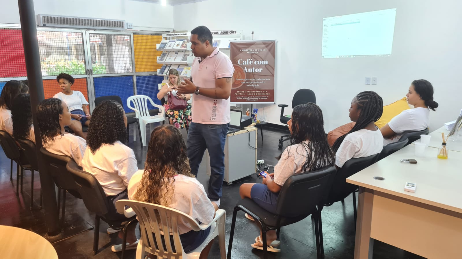 Coordenação de Bibliotecas realiza a décima edição "Café com o Autor: versão socioeducando"