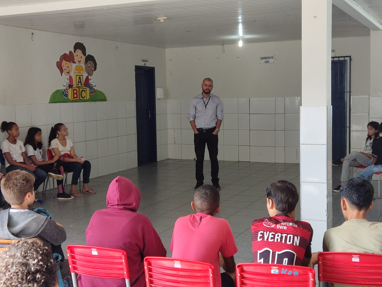CRIAAD Campos realiza ação cidadã em escola