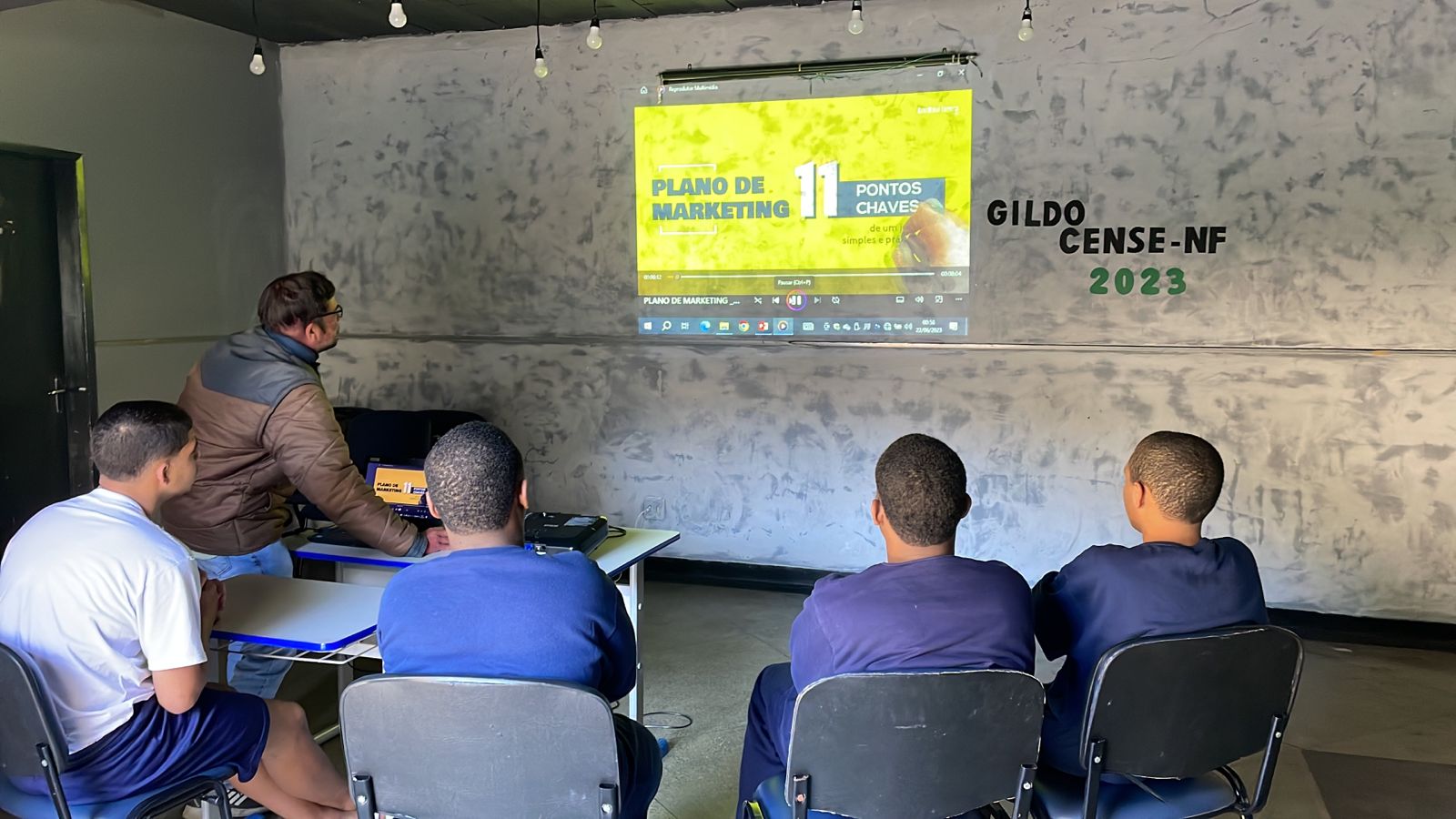 aula do curso de turismo da faetec