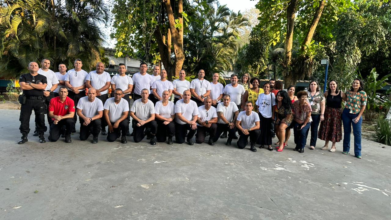 Curso de Análise de Crise em Ambiente Socioeducativo realiza prática com familiares