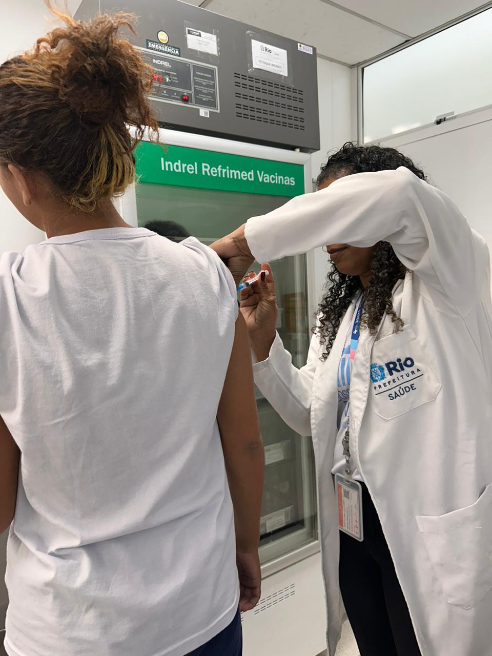 Criaad Galeão atualiza esquema de vacinação das adolescentes