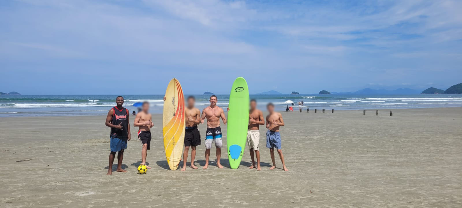 Cense Volta Redonda promove aulas de surf para socioeducandos 
