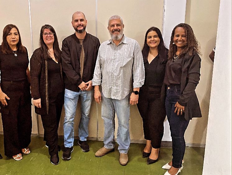 Criaad Campos realiza formatura de jovens no curso de Barbearia 