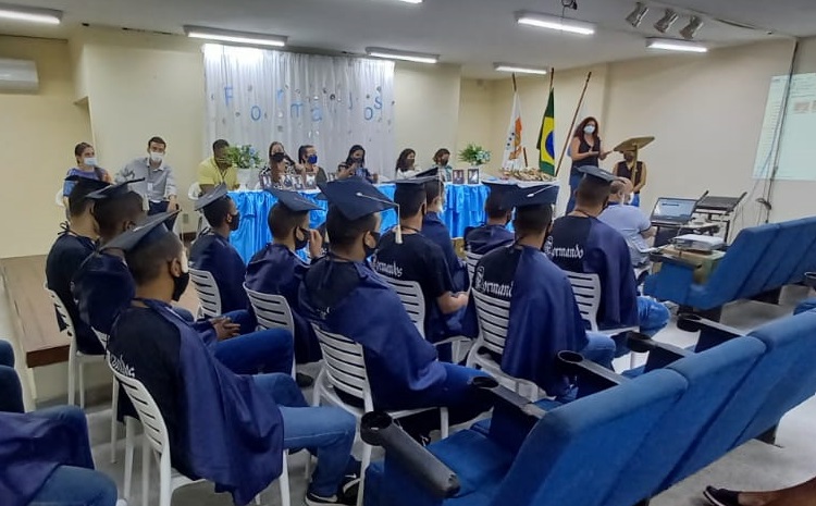 Socioeducandos na formatura