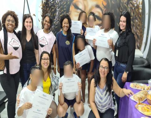 Degase forma jovens em cursos na área da Beleza