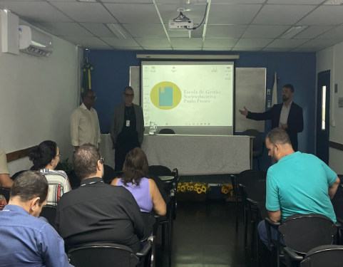 Assessoria de Controle Interno realiza apresentação no auditório da ESGSE 