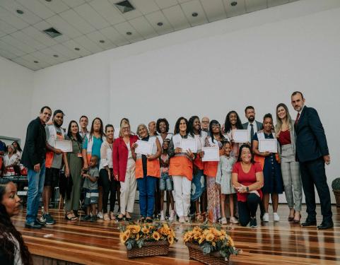 DEGASE realiza formatura da 1ª turma do Programa Famílias que Somam