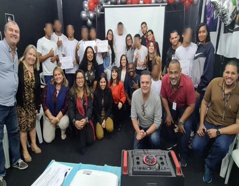 Degase certifica jovens em curso profissionalizante de Formação de Líderes no Mundo Digital