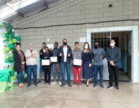 Degase realiza formatura de socioeducandos no curso de Mecânica de Motos