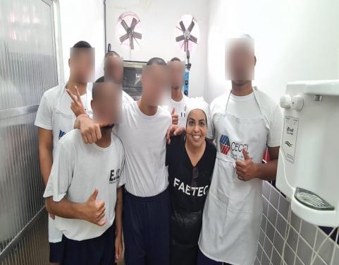 Degase forma jovens em curso de salgadeiro