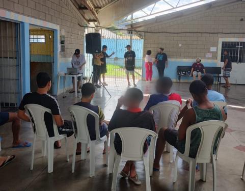 Roda Cultural de Volta Redonda no pátio do Criaad 