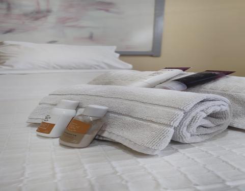 Arrumação da cama durante aulas do curso 