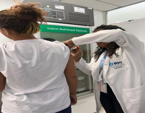 Criaad Galeão atualiza esquema de vacinação das adolescentes