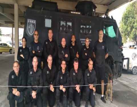 Degase forma primeira turma de Curso de Ações com Cães para servidores