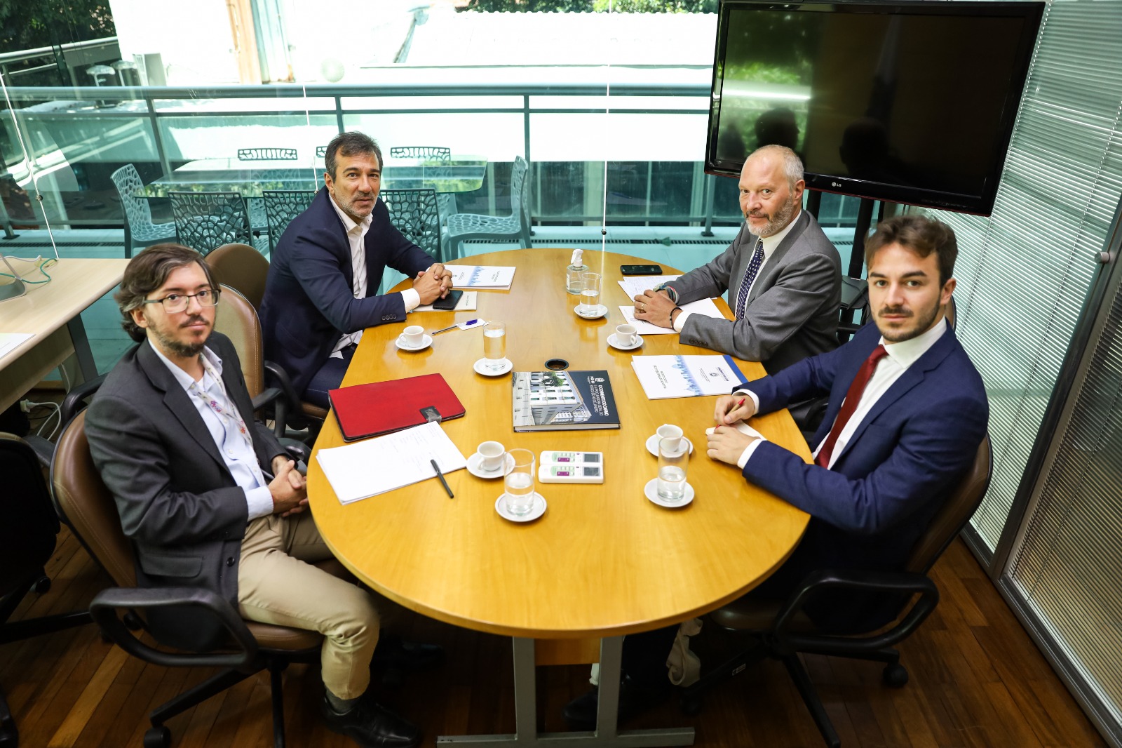 Secretário Vinicius Farah recebe Cônsul Geral da Itália no Rio de Janeiro