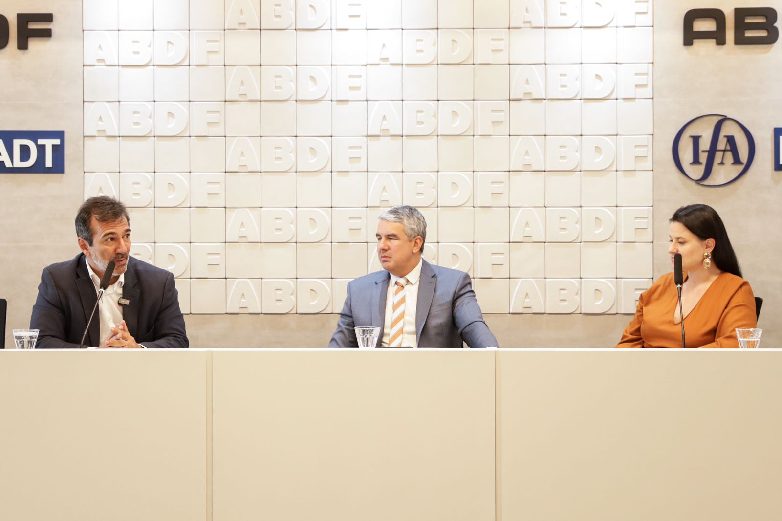 Secretário Vinicius Farah participa do IV SIFRA