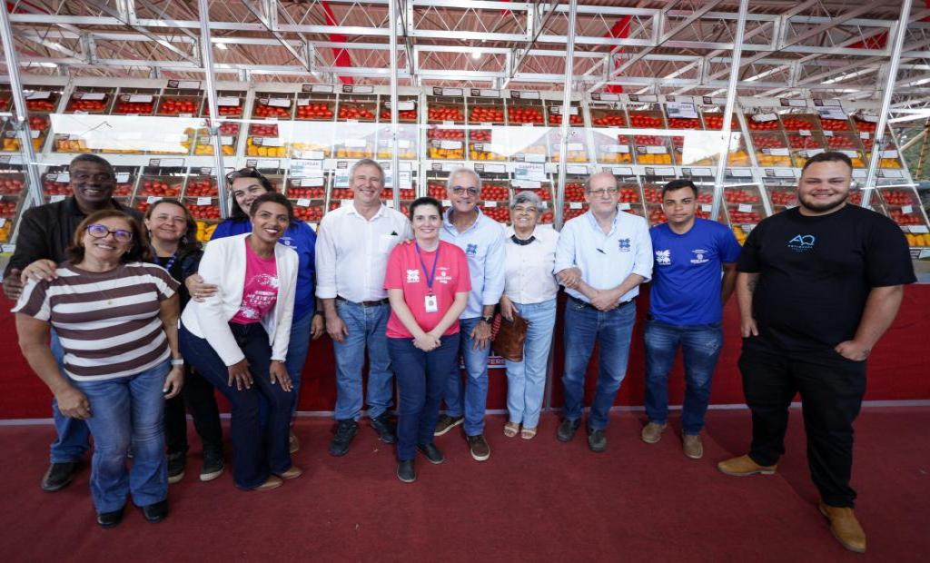 EMATER-RIO participa da Festa do Tomate com ações voltadas ao produtor rural