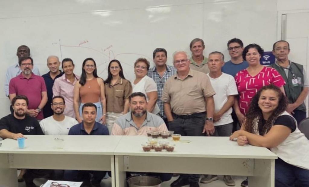 EMATER-RIO promove curso de análise física e sensorial do café em Volta Redonda
