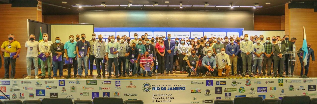 criação de 1500 núcleos sócio-esportivos