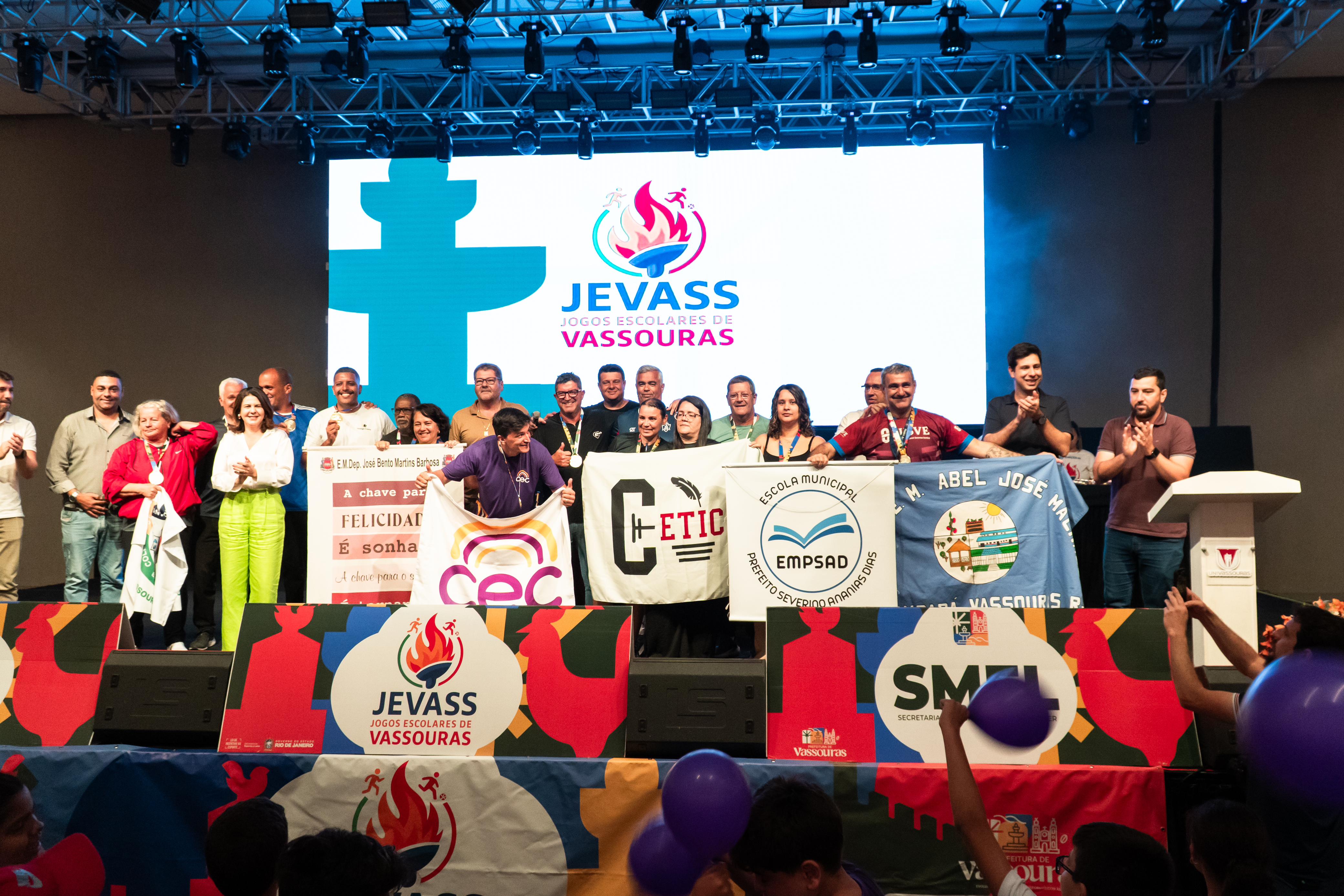 Vassouras celebra sucesso da edição 2025 dos Jogos Escolares