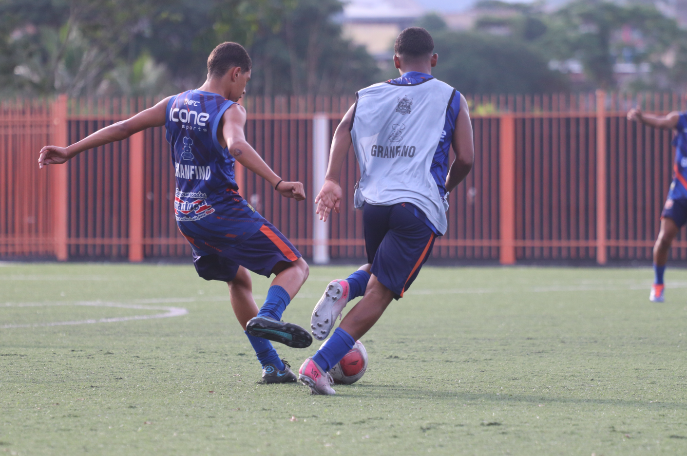 Governo do Estado apoia projeto do Nova Iguaçu para formar jovens cidadãos e atletas no futebol