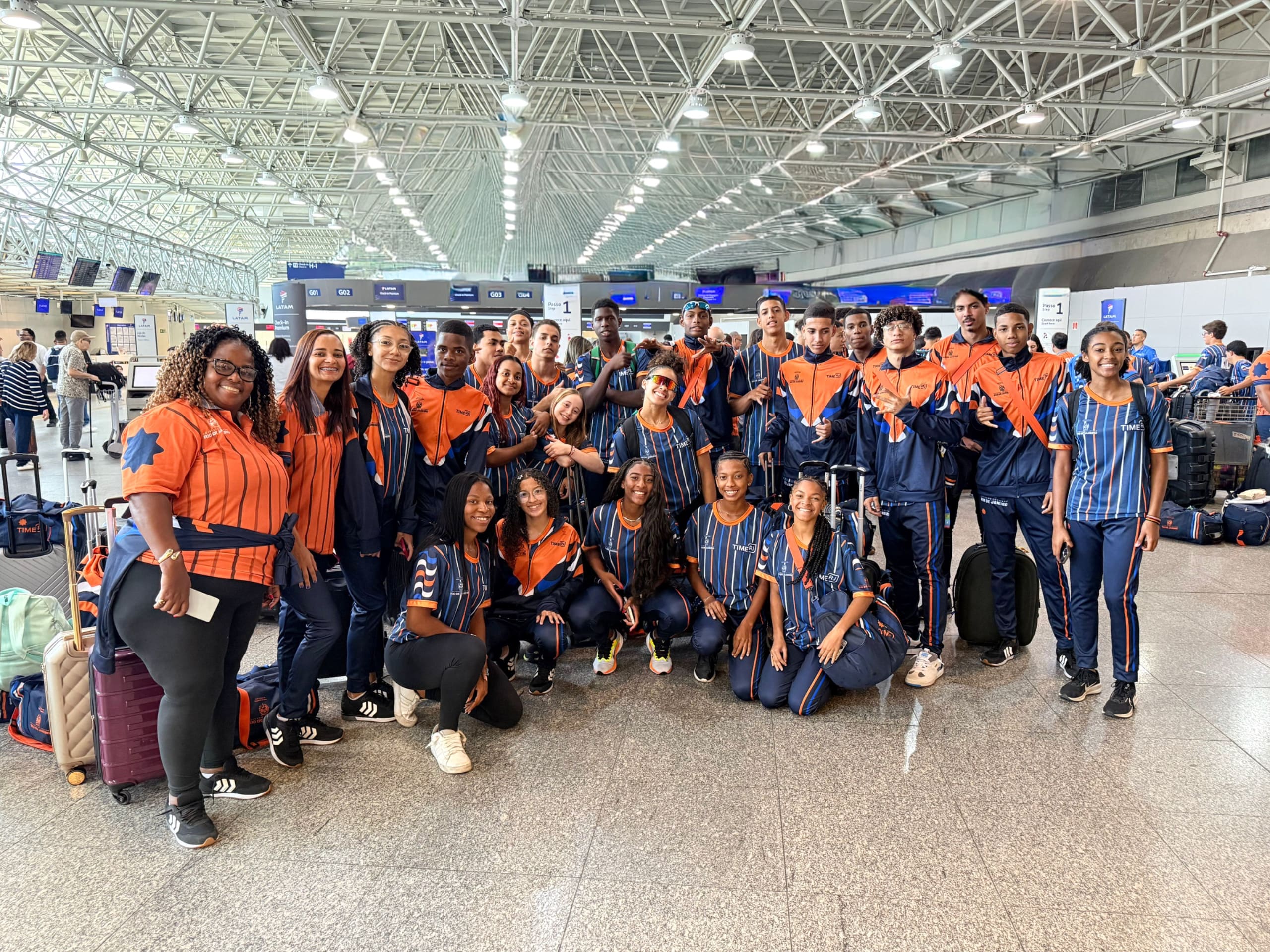Atletas do Time RJ embarcam para disputar os Jogos da Juventude em Brasília