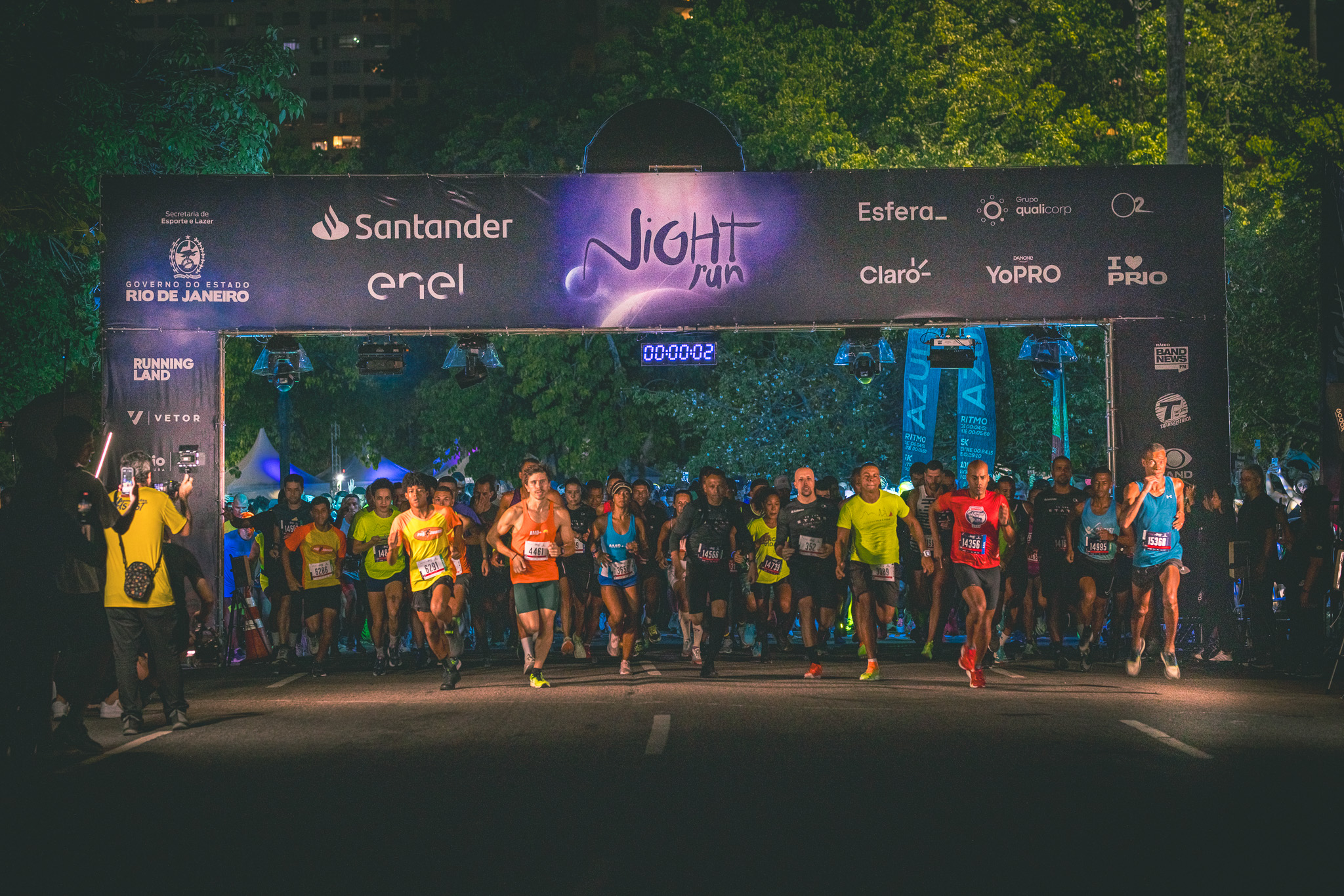 Night Run: evento de corrida noturna reúne cerca de 10 mil corredores na Zona Sul, com apoio do Governo do Rio