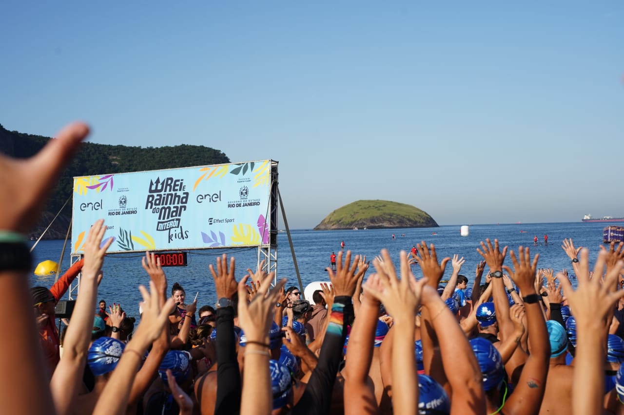Circuito Rei e Rainha do Mar reúne 2 mil atletas em praia de Niterói