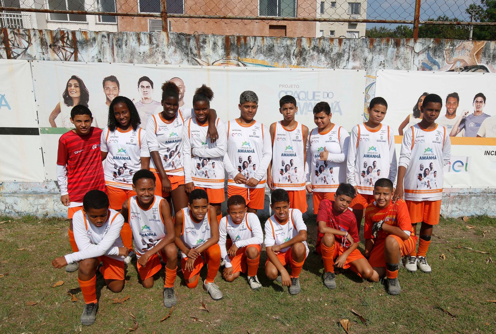 Dia Nacional do Futebol: projeto Craque do Amanhã leva esporte e cidadania a 600 crianças