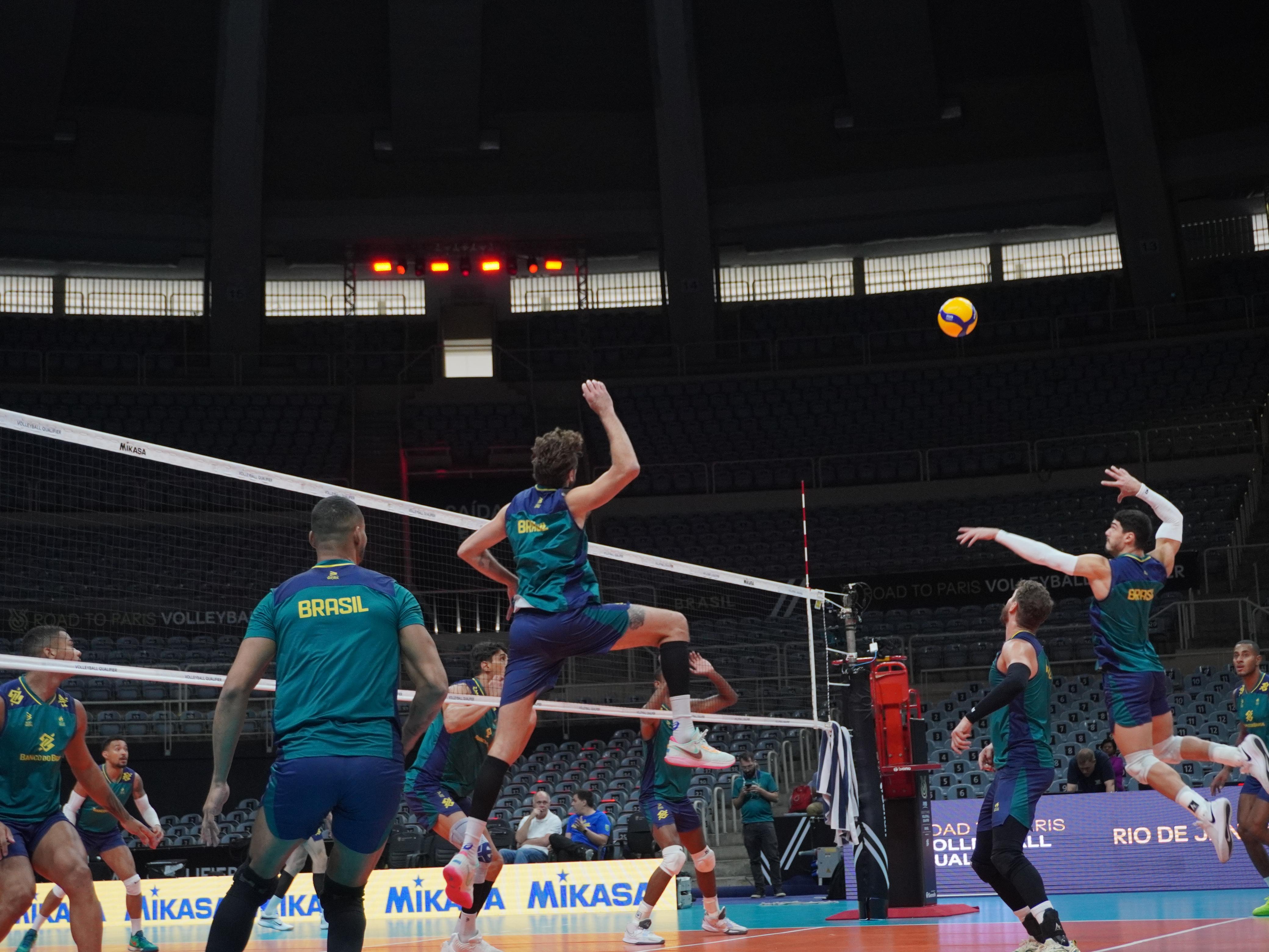 Brasil estreia com vitória no Pré-Olímpico de Vôlei