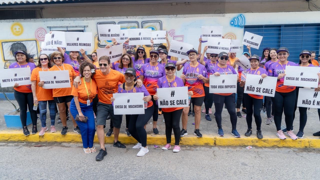 Caminhada em Copacabana pede fim da violência contra mulheres e meninas