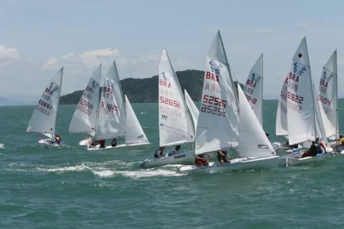 Búzios Sailing Week 2026 reunirá cerca de 500 velejadores durante o feriado da Páscoa