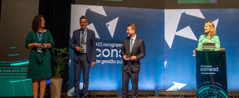 Secretário da Casa Civil recebe Prêmio Consad de Gestão Pública