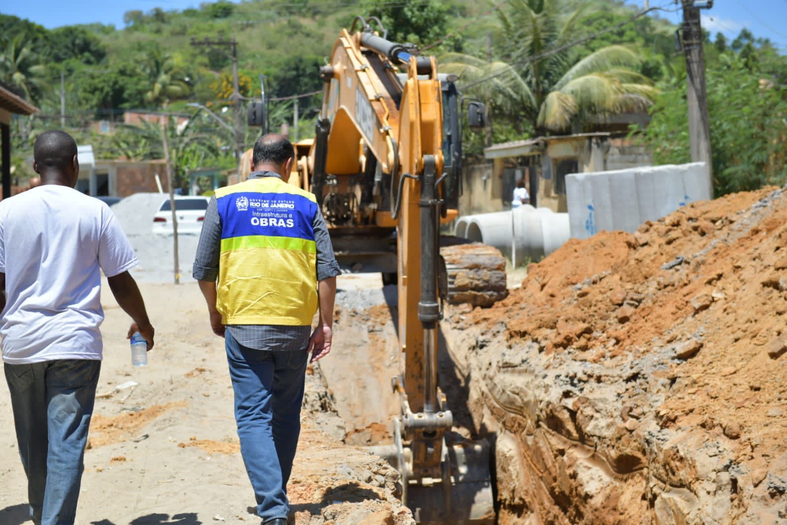 Governo do Estado dá início à pavimentação de mais 11 ruas em Queimados