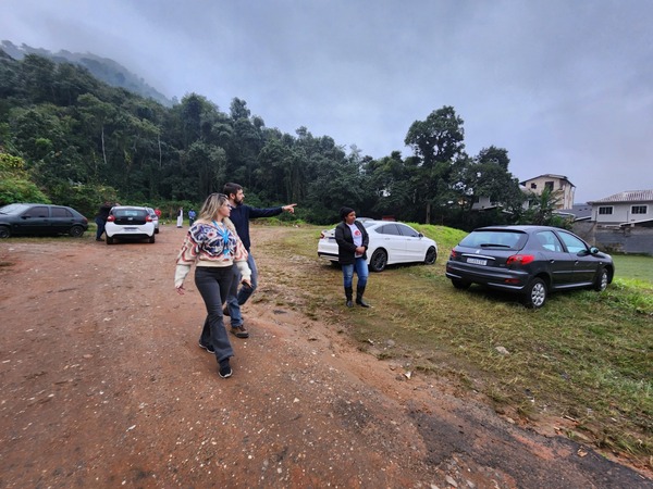 Vistoria dos terrenos cedidos pelo Governo do Estado por engenheiros da Caixa - IMG Fabiana Paiva