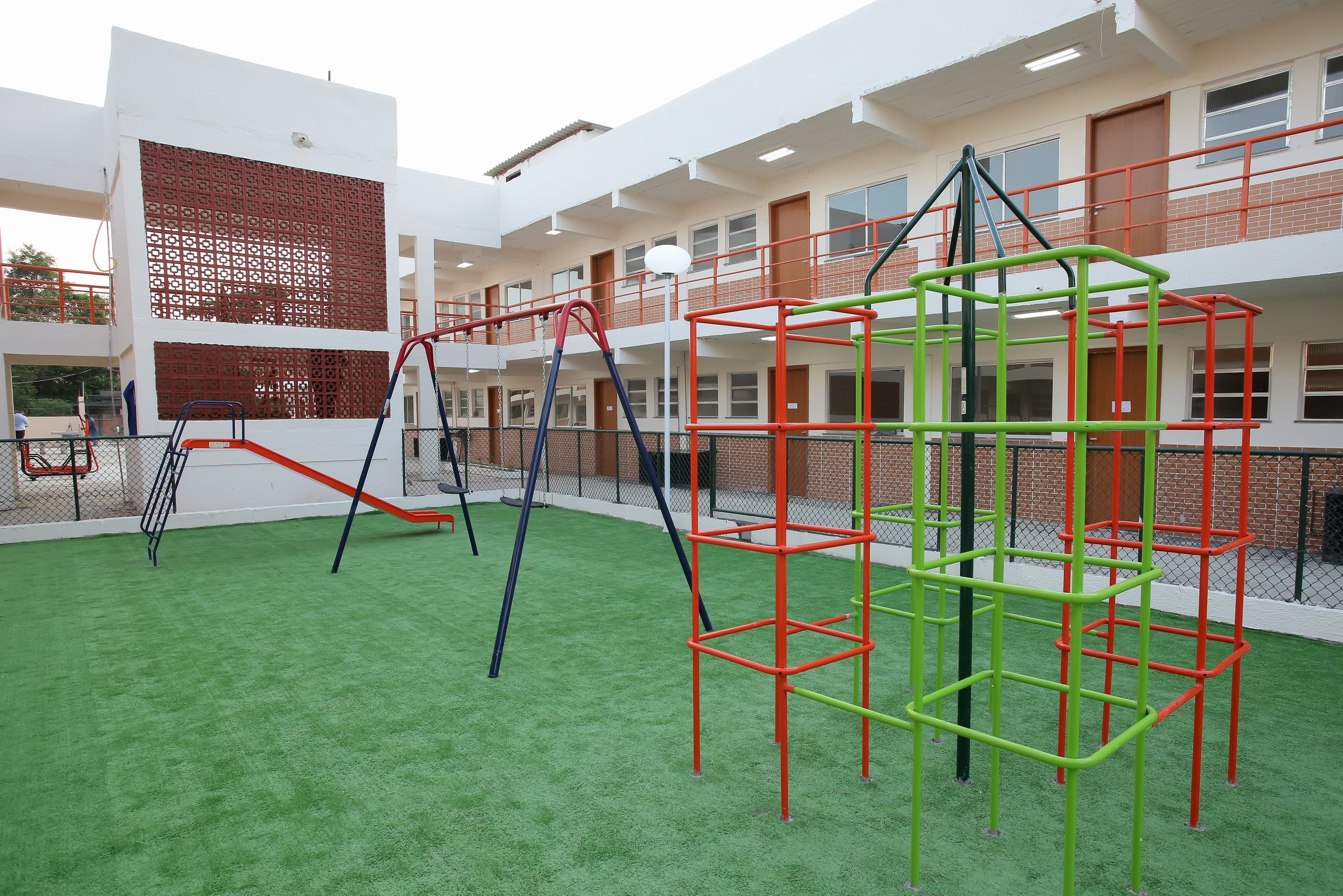 Governo do Estado entrega obras em Guapimirim 